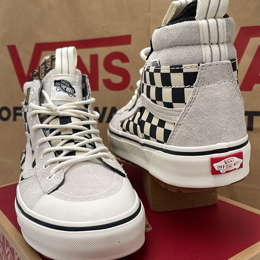 Vans Men’s Sk8-Hi Mte-2 Marshmallow/Checkerboard
VN0007NK6LC
Boots Cold Weather - Picture 9 of 16
